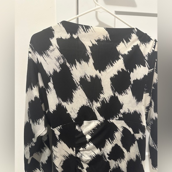 Diane Von Furstenberg Silk Black and White Blouse Top Size 12 Women’s - Picture 9 of 10